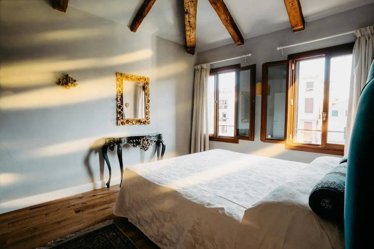 Holiday home Palazzo Veneziano Direct At The Canal With Roof Terrace Italy