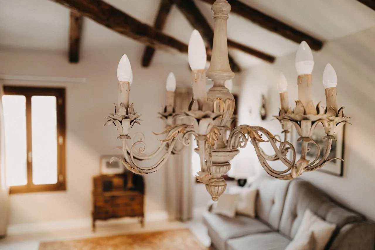 Palazzo Veneziano Direct At The Canal With Roof Terrace 0*, Venice Italy