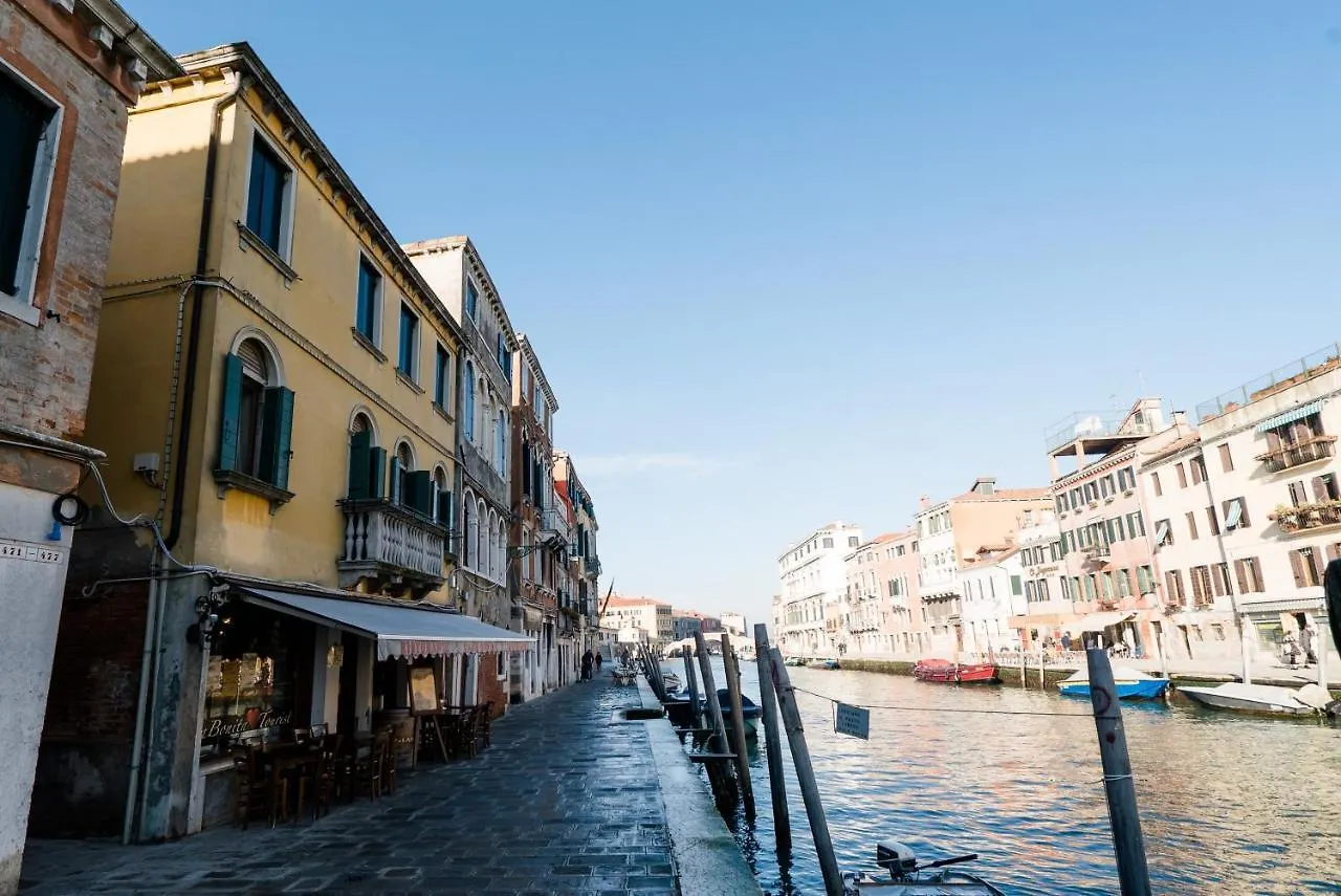 Holiday home Palazzo Veneziano Direct At The Canal With Roof Terrace Italy