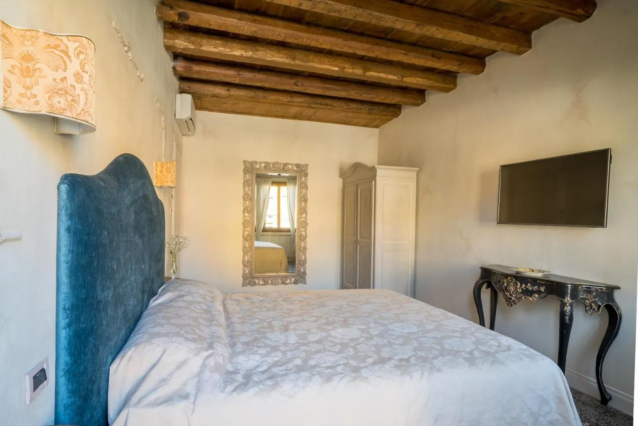 Palazzo Veneziano Direct At The Canal With Roof Terrace Holiday home
