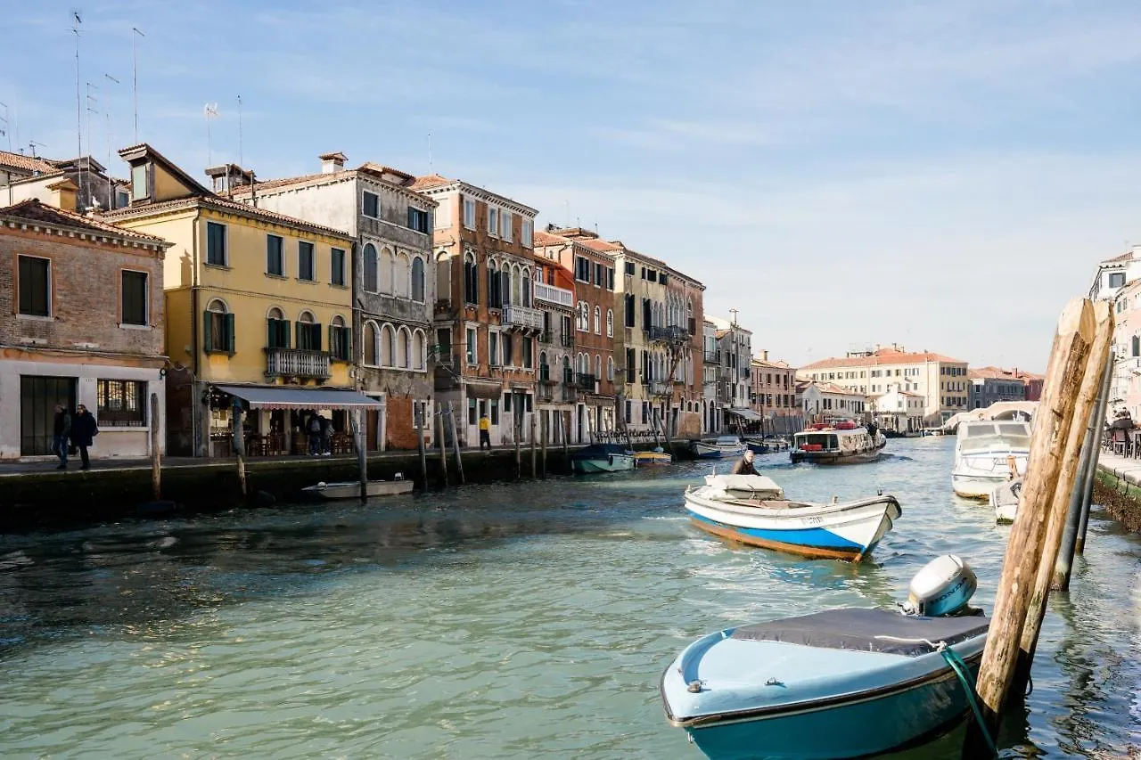 Palazzo Veneziano Direct At The Canal With Roof Terrace Holiday home