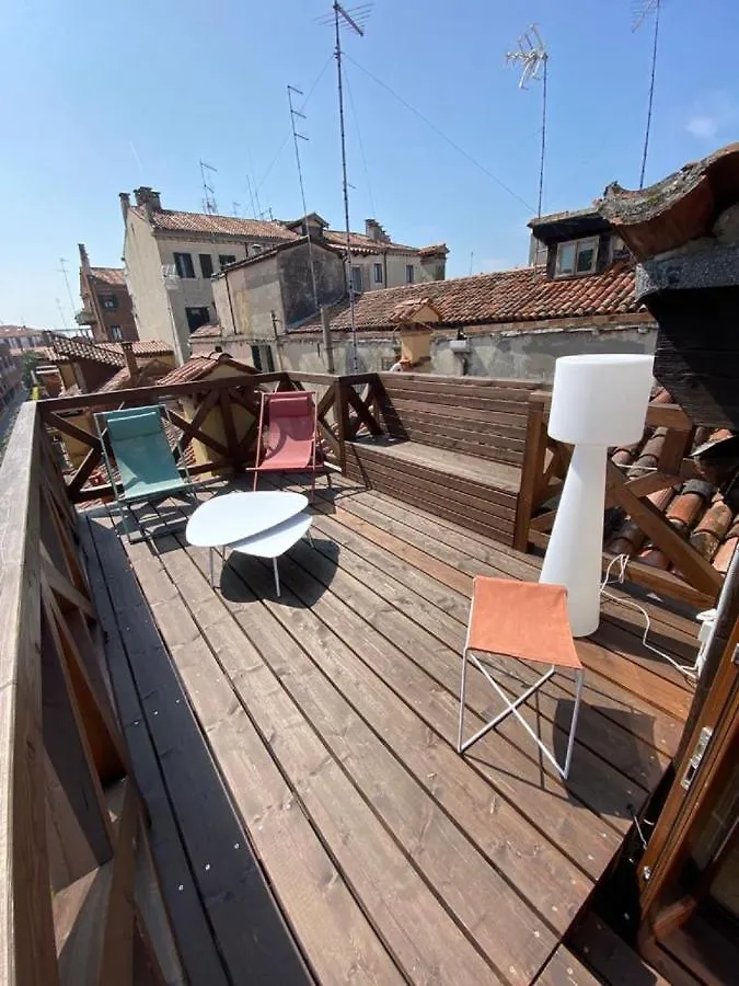 Palazzo Veneziano Direct At The Canal With Roof Terrace Holiday home