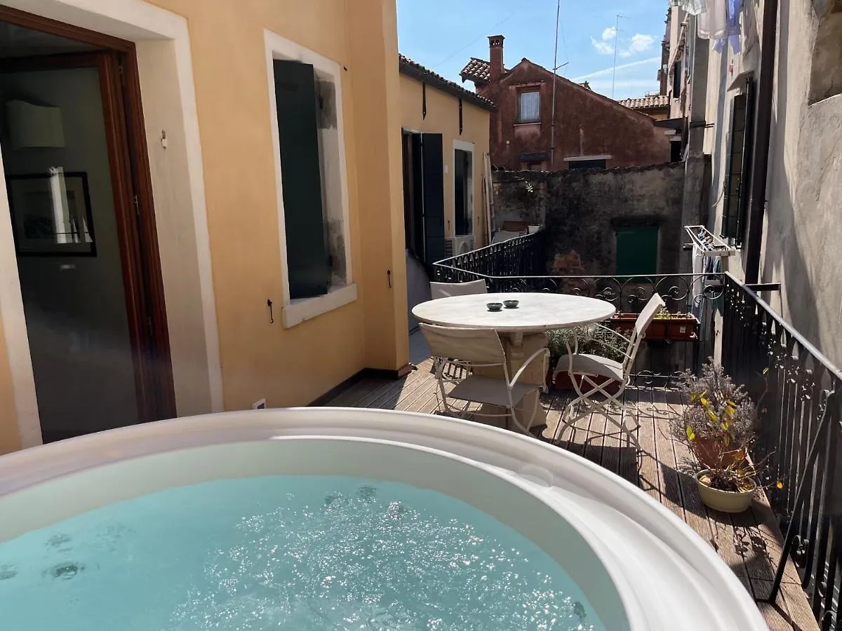 Palazzo Veneziano Direct At The Canal With Roof Terrace Italy