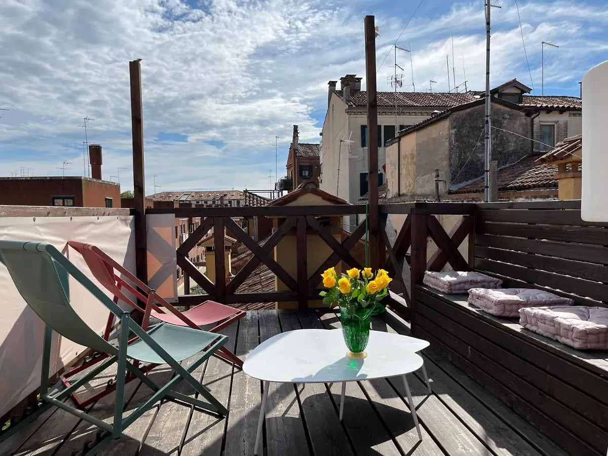 Palazzo Veneziano Direct At The Canal With Roof Terrace Italy