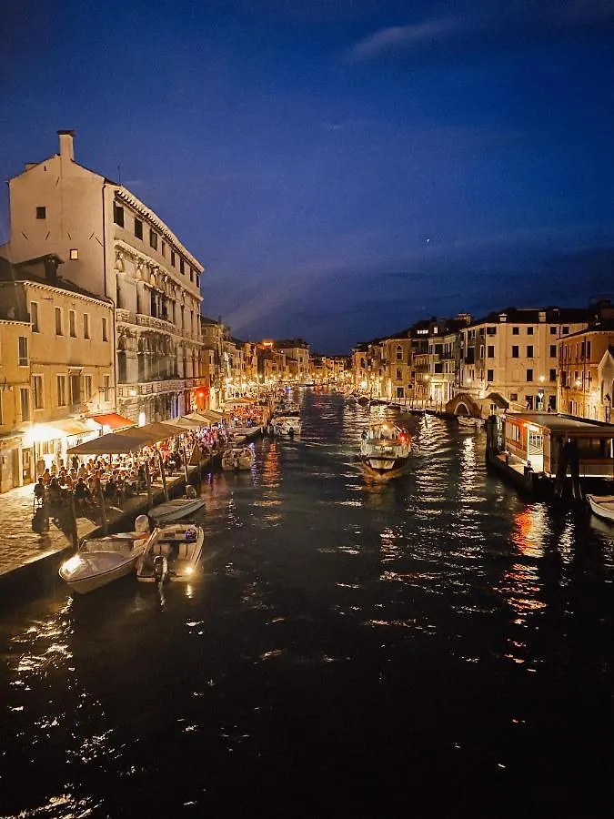 Palazzo Veneziano Direct At The Canal With Roof Terrace Tatil Evi