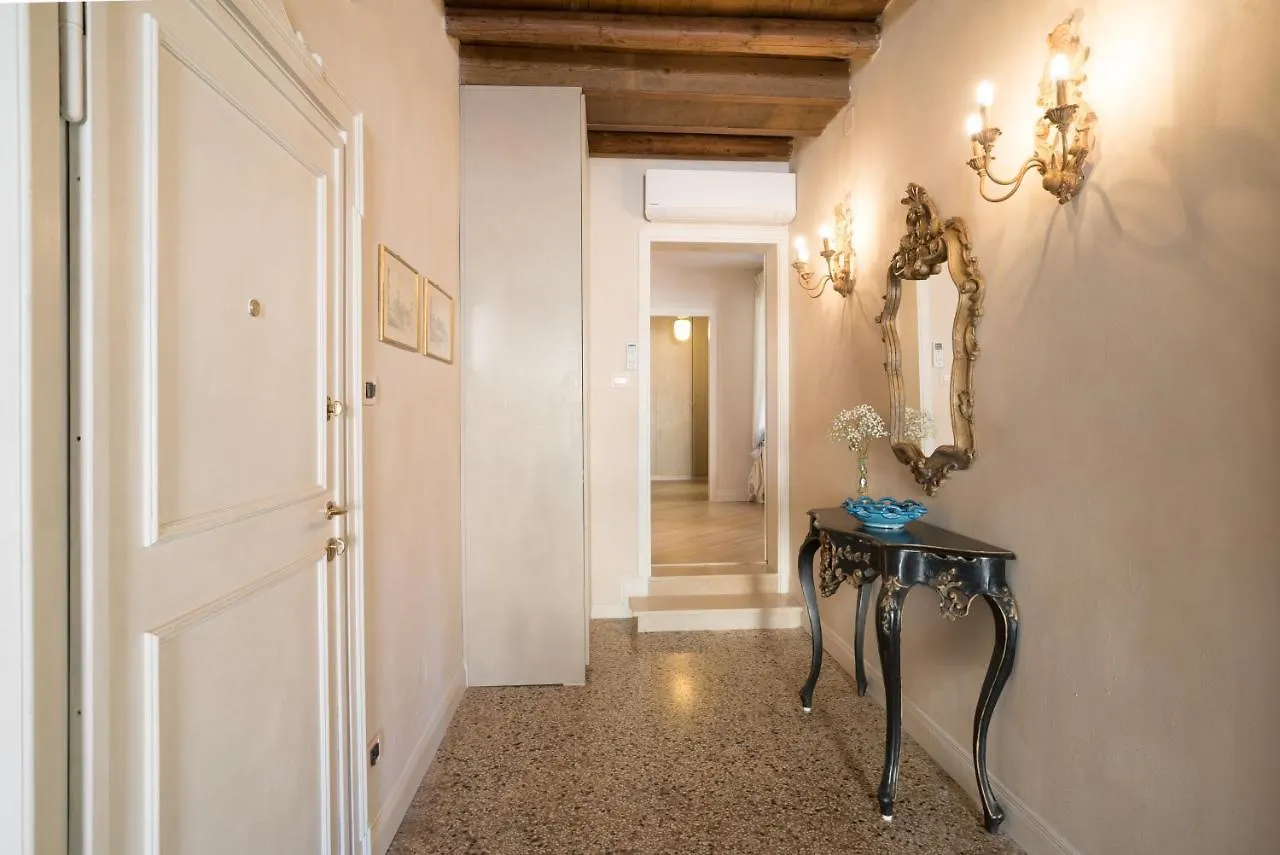 Tatil Evi Palazzo Veneziano Direct At The Canal With Roof Terrace